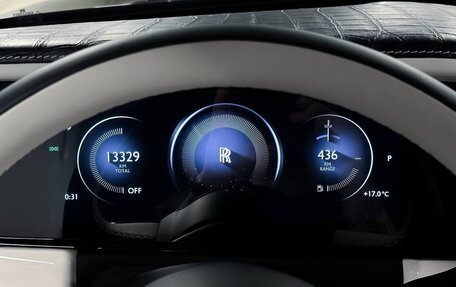 Rolls-Royce Cullinan, 2024 год, 62 000 000 рублей, 17 фотография