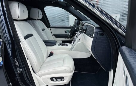 Rolls-Royce Cullinan, 2024 год, 62 000 000 рублей, 12 фотография