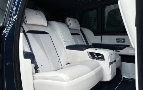 Rolls-Royce Cullinan, 2024 год, 62 000 000 рублей, 27 фотография