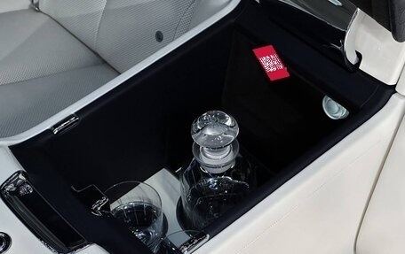 Rolls-Royce Cullinan, 2024 год, 62 000 000 рублей, 31 фотография