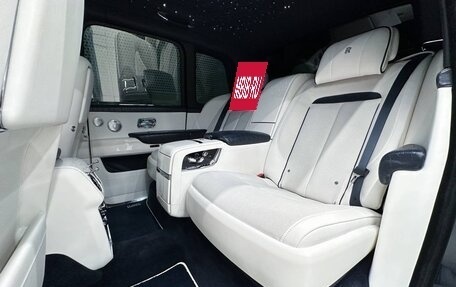 Rolls-Royce Cullinan, 2024 год, 62 000 000 рублей, 25 фотография