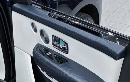 Rolls-Royce Cullinan, 2024 год, 62 000 000 рублей, 36 фотография