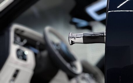 Rolls-Royce Cullinan, 2024 год, 62 000 000 рублей, 38 фотография