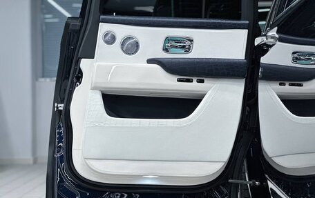 Rolls-Royce Cullinan, 2024 год, 62 000 000 рублей, 37 фотография