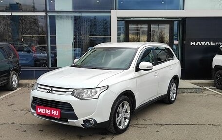 Mitsubishi Outlander III рестайлинг 3, 2014 год, 1 149 000 рублей, 1 фотография