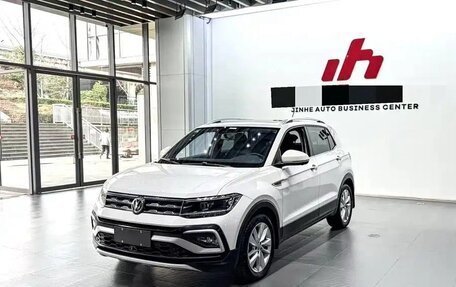 Volkswagen T-Cross I, 2022 год, 1 650 000 рублей, 1 фотография