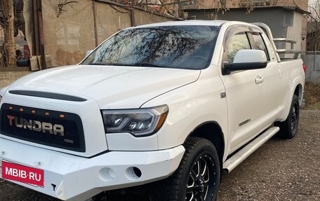 Toyota Tundra II, 2010 год, 2 300 000 рублей, 1 фотография