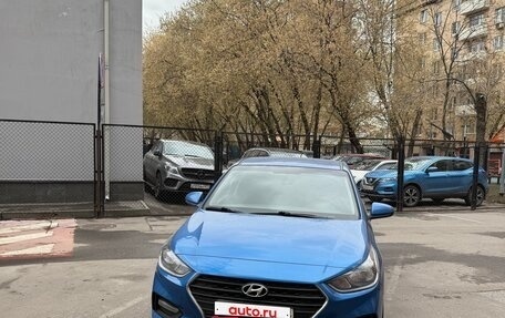 Hyundai Solaris II рестайлинг, 2018 год, 1 400 000 рублей, 1 фотография