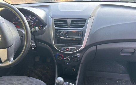 Hyundai Solaris II рестайлинг, 2016 год, 670 000 рублей, 12 фотография