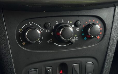 Renault Sandero II рестайлинг, 2019 год, 1 049 000 рублей, 22 фотография