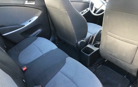 Hyundai Solaris II рестайлинг, 2013 год, 675 000 рублей, 11 фотография