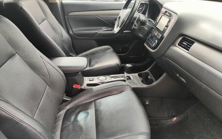Mitsubishi Outlander III рестайлинг 3, 2014 год, 1 149 000 рублей, 9 фотография