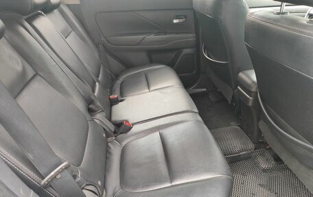 Mitsubishi Outlander III рестайлинг 3, 2014 год, 1 149 000 рублей, 11 фотография