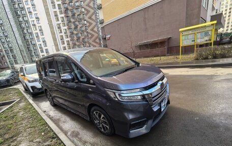 Honda Stepwgn IV, 2018 год, 2 145 000 рублей, 2 фотография