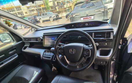 Honda Stepwgn IV, 2018 год, 2 145 000 рублей, 13 фотография