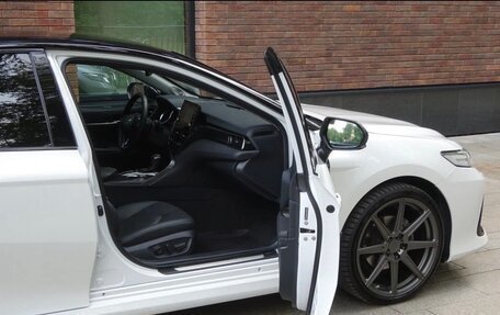 Toyota Camry, 2021 год, 4 300 000 рублей, 4 фотография