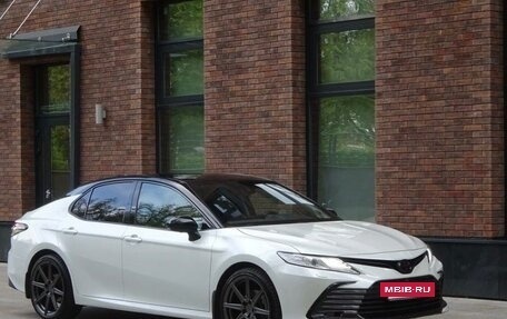 Toyota Camry, 2021 год, 4 300 000 рублей, 2 фотография