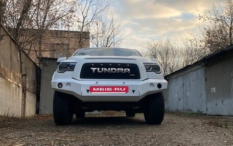 Toyota Tundra II, 2010 год, 2 300 000 рублей, 2 фотография