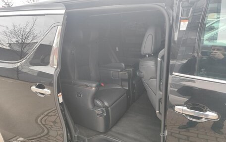 Toyota Alphard III, 2021 год, 4 400 000 рублей, 17 фотография