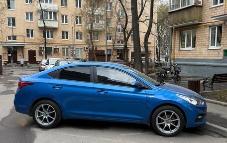 Hyundai Solaris II рестайлинг, 2018 год, 1 400 000 рублей, 2 фотография