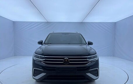Volkswagen Tiguan II, 2022 год, 2 632 000 рублей, 2 фотография