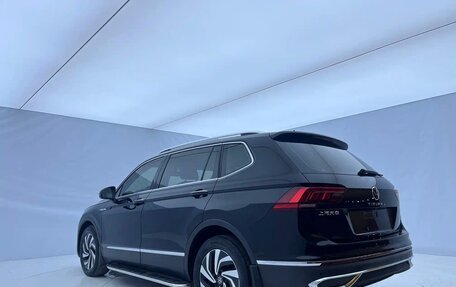 Volkswagen Tiguan II, 2022 год, 2 632 000 рублей, 6 фотография