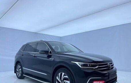 Volkswagen Tiguan II, 2022 год, 2 632 000 рублей, 3 фотография