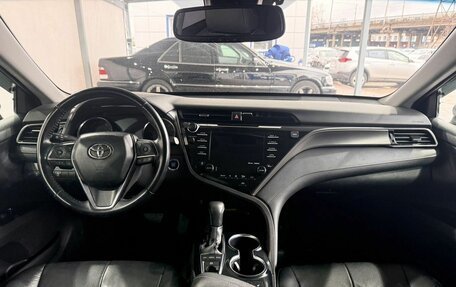 Toyota Camry, 2019 год, 2 050 000 рублей, 10 фотография