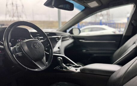 Toyota Camry, 2019 год, 2 050 000 рублей, 13 фотография