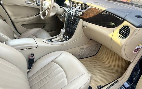 Mercedes-Benz CLS, 2006 год, 1 600 000 рублей, 15 фотография