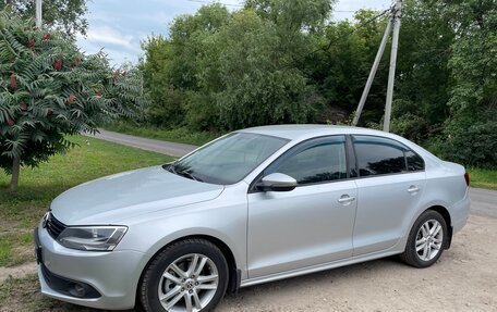Volkswagen Jetta VI, 2012 год, 1 100 000 рублей, 2 фотография