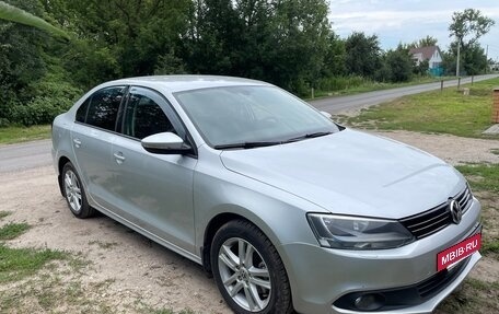 Volkswagen Jetta VI, 2012 год, 1 100 000 рублей, 3 фотография
