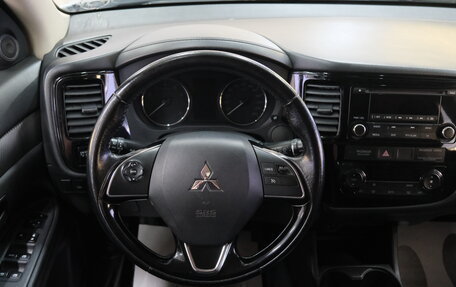 Mitsubishi Outlander III рестайлинг 3, 2016 год, 1 849 000 рублей, 12 фотография