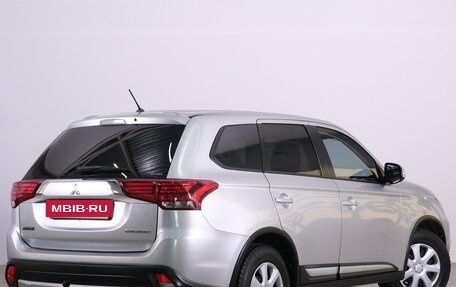Mitsubishi Outlander III рестайлинг 3, 2016 год, 1 849 000 рублей, 7 фотография