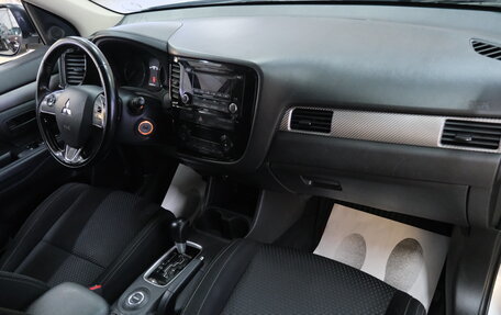 Mitsubishi Outlander III рестайлинг 3, 2016 год, 1 849 000 рублей, 18 фотография