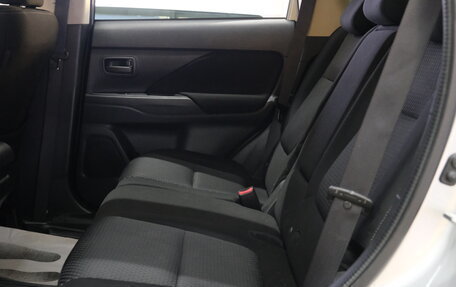 Mitsubishi Outlander III рестайлинг 3, 2016 год, 1 849 000 рублей, 20 фотография