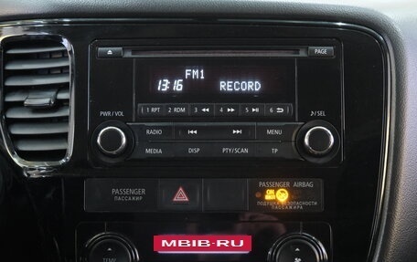 Mitsubishi Outlander III рестайлинг 3, 2016 год, 1 849 000 рублей, 15 фотография