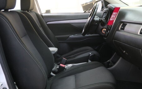 Mitsubishi Outlander III рестайлинг 3, 2016 год, 1 849 000 рублей, 19 фотография