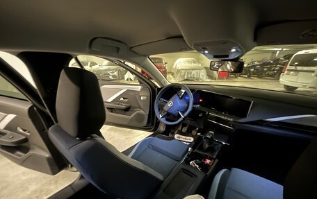 Opel Astra, 2024 год, 1 890 000 рублей, 26 фотография