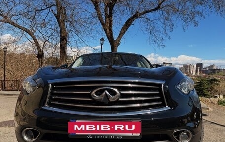 Infiniti QX70, 2015 год, 3 000 000 рублей, 8 фотография