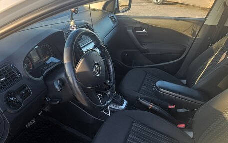 Volkswagen Polo VI (EU Market), 2017 год, 1 040 000 рублей, 13 фотография