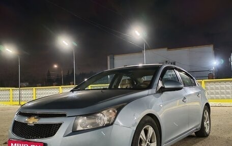 Chevrolet Cruze II, 2010 год, 640 000 рублей, 9 фотография