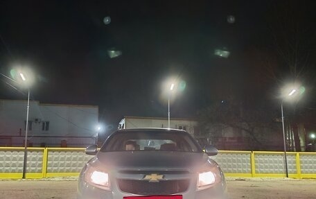 Chevrolet Cruze II, 2010 год, 640 000 рублей, 3 фотография