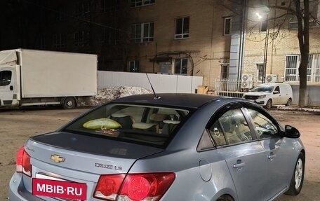 Chevrolet Cruze II, 2010 год, 640 000 рублей, 4 фотография