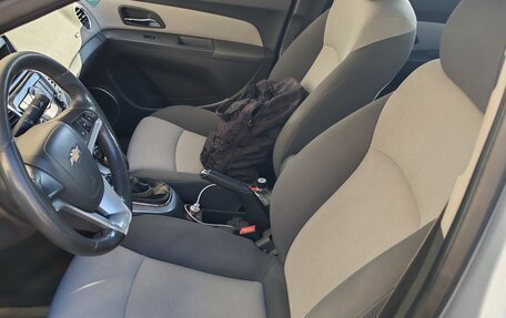 Chevrolet Cruze II, 2010 год, 640 000 рублей, 26 фотография