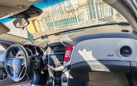 Chevrolet Cruze II, 2010 год, 640 000 рублей, 21 фотография