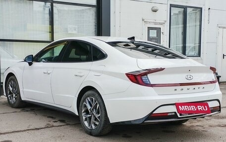 Hyundai Sonata VIII, 2019 год, 2 300 000 рублей, 7 фотография