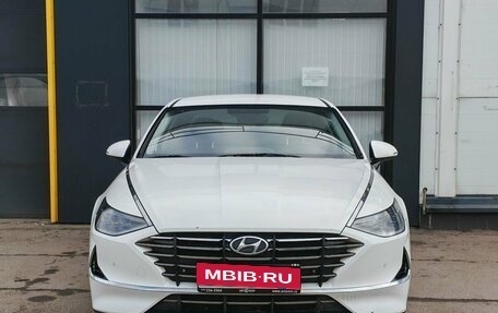 Hyundai Sonata VIII, 2019 год, 2 300 000 рублей, 2 фотография