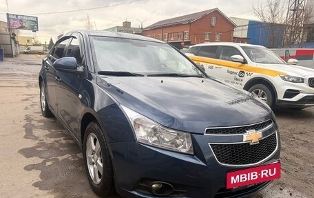 Chevrolet Cruze II, 2012 год, 700 000 рублей, 3 фотография