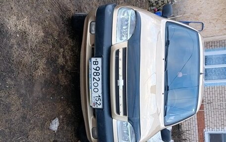 Chevrolet Niva I рестайлинг, 2004 год, 199 000 рублей, 1 фотография